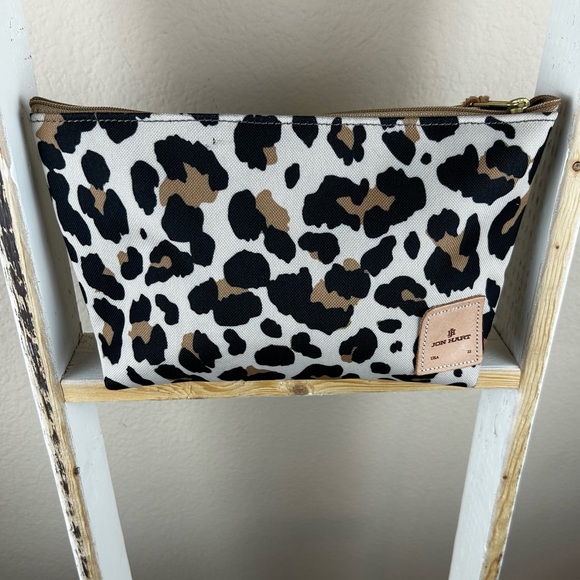 NWT John Hart Grande Leopard Coated Canvas  Makeup Bag - Picture 2 of 7